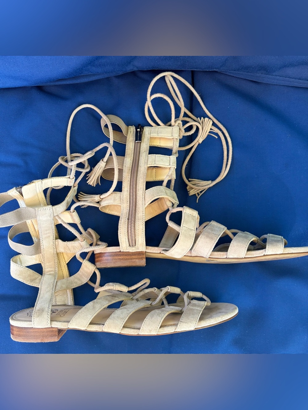 Vince Camuto 9.5 Beige Strappy Tie Up Grecian Sandals